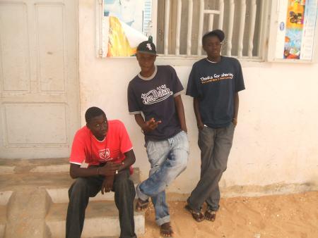 papa bara et mbok&egrave;